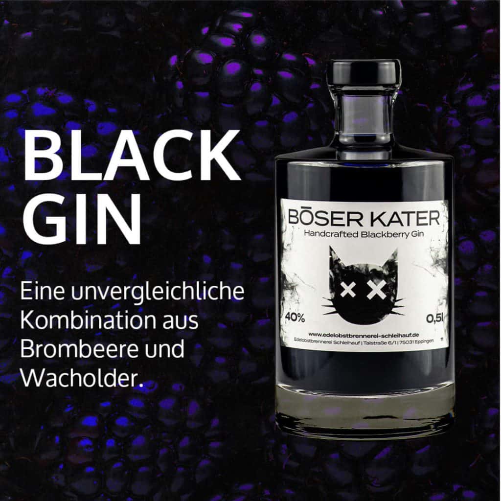 Tiefschwarzer Blackberry Gin mit Brombeeren