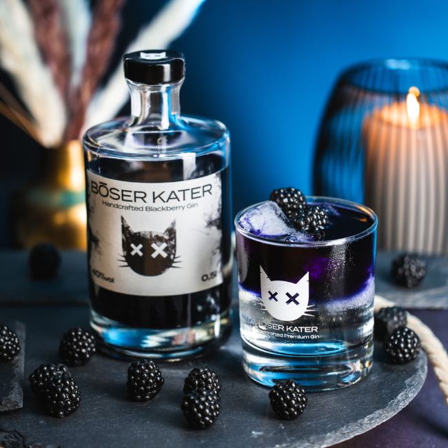 Böser Kater Blackberry Gin - Fruchtig schwarzer Black Gin mit Brombeeren 40% Vol. – Bild 7
