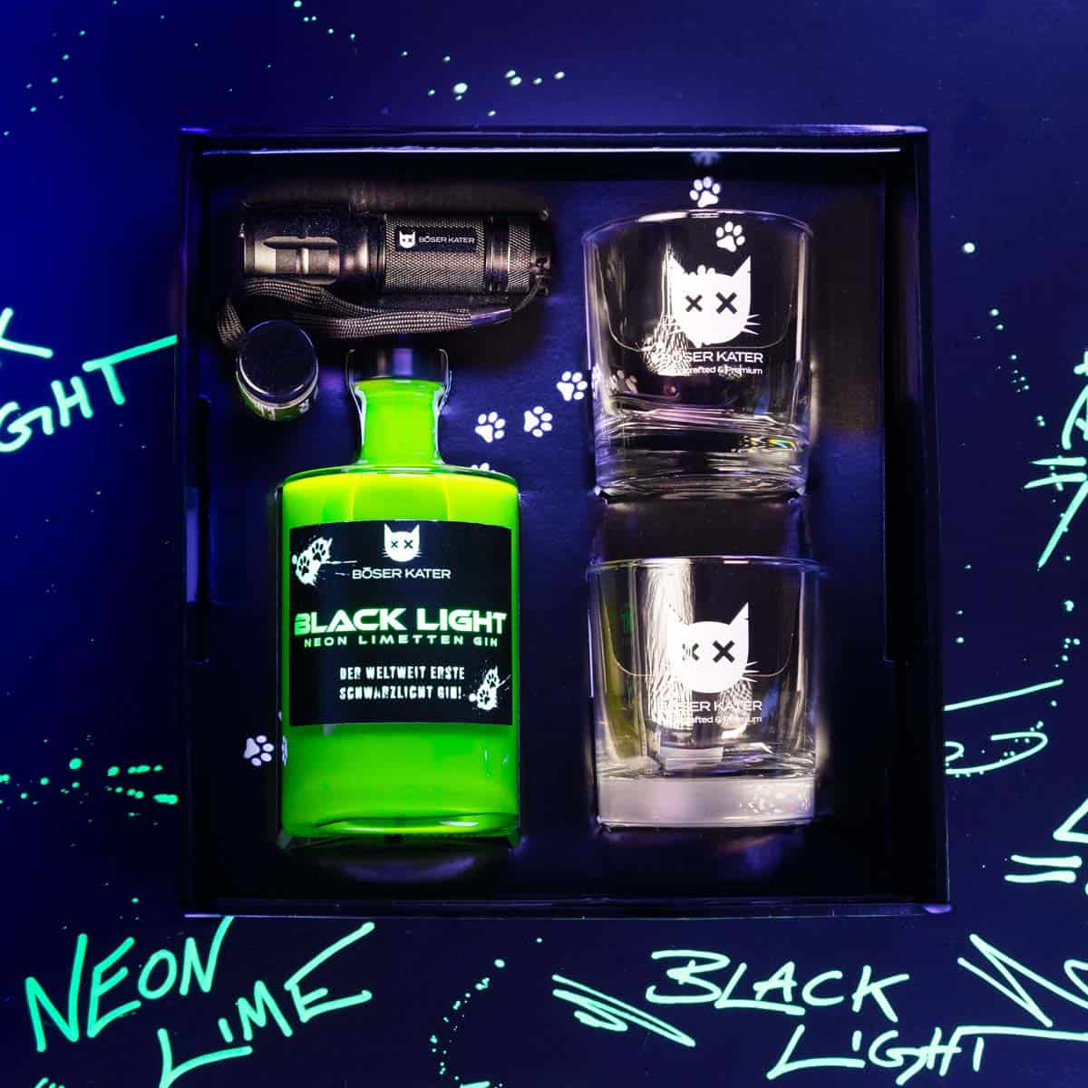 Hochwertiges Geschenkset mit Böser Kater Blacklight Gin, 2 Gläsern & UV-Taschenlampe